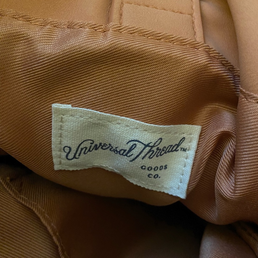 Universal Thread drawstring crossbody bag. - Picture 7 of 10